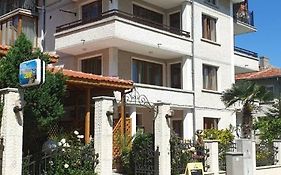 Guest House Lazur